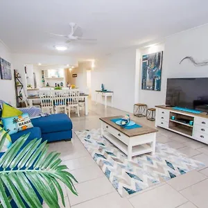 Coral Sands - Luxury Poolside Unit In Agnes Water Apartment